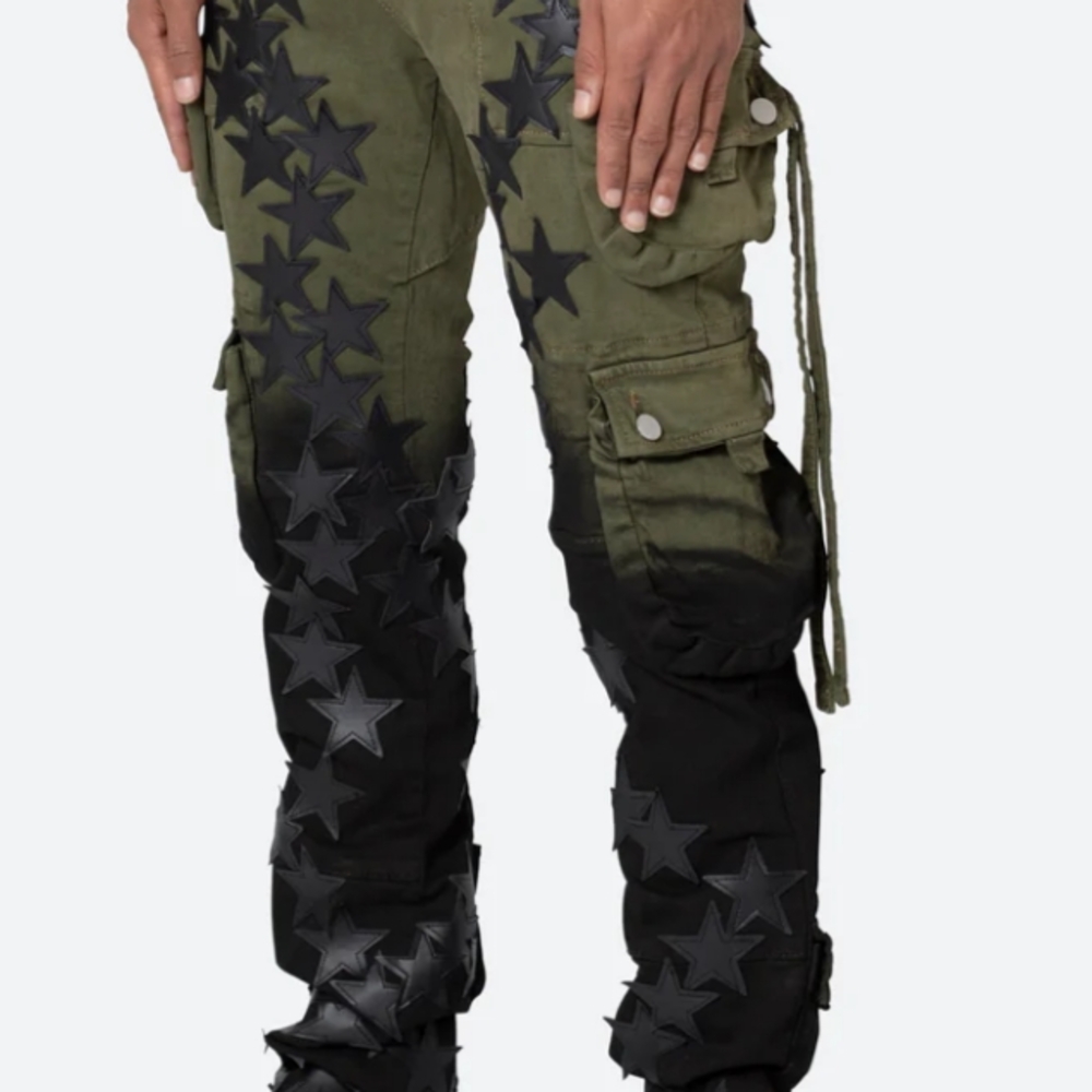 MNML Green Cargo Pants with Black Star Accents - Picture 6 of 12